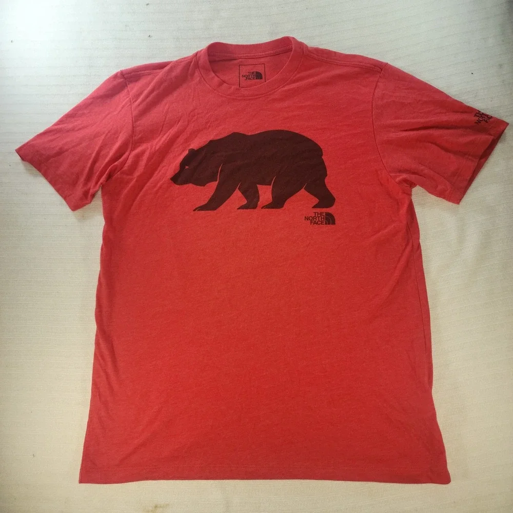 The North Face Mens Red Grizzly Bear Graphic T-Shirt Short Sleeve Medium M